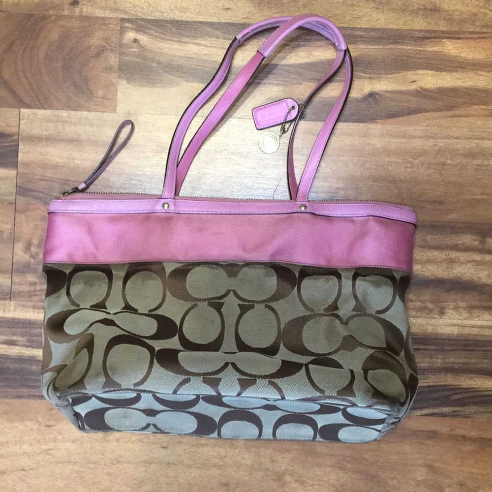 Coach medium purse